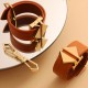 Menottes design cuir marron - Accessoires BDSM de luxe