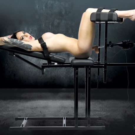 chaise BDSM avec fucking machine - Donjon BDSM Malins-Plaisirs