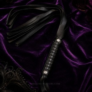 Martinet BDSM Darkness 51 cm – collection Malins-Plaisirs